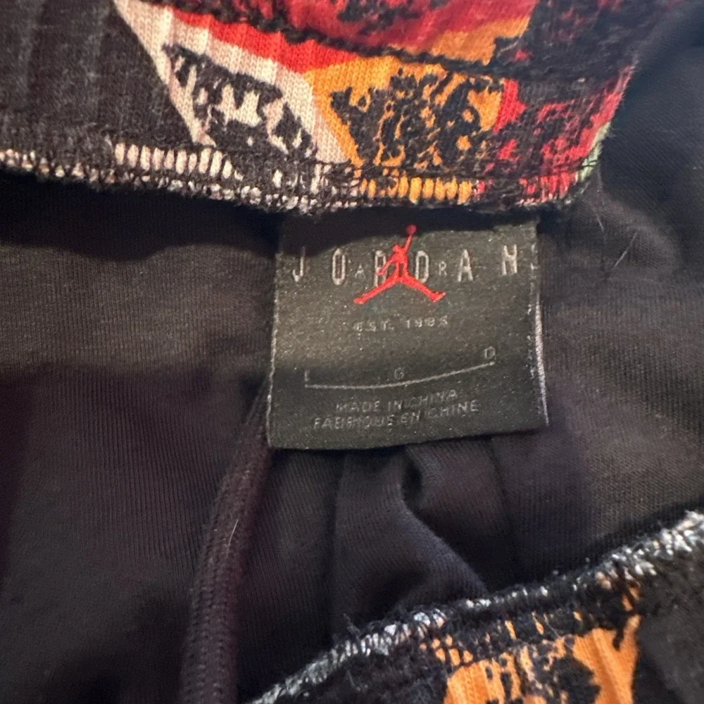 Nike Air Jordan Mens Large AJ 7 Retro Shorts Haire Zig Zag Print  Black
